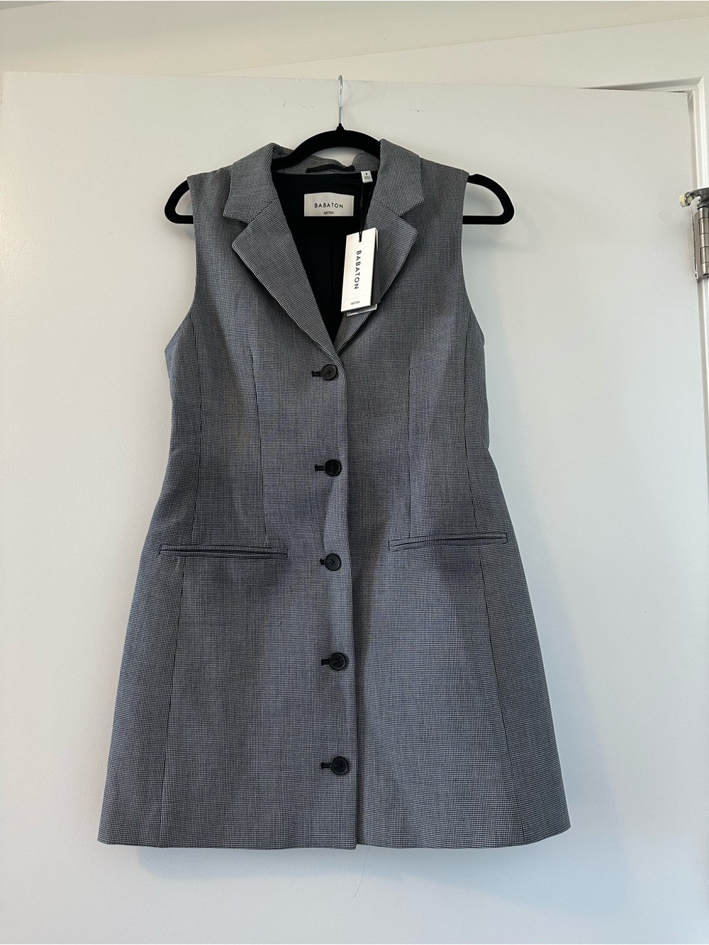 Babaton Gray Sleeveless Button-Front Sheath Dress with Notched Collar